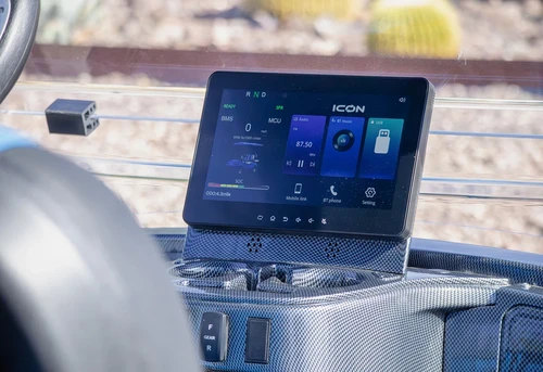 10.1-inch digital touchscreen display on ICON i40 dash – multimedia and diagnostics hub
